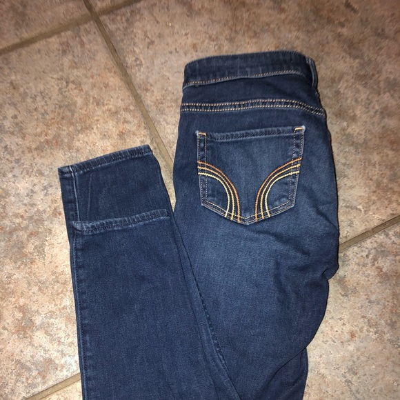 Hollister Blue Wash Skinny Jeans - Picture 3 of 3